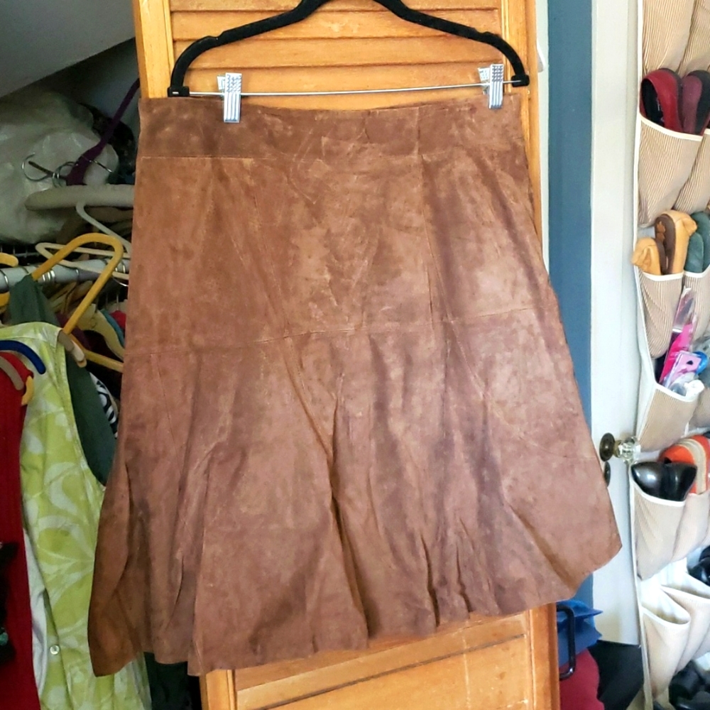 How Rubenstein lined suede skirt size 14